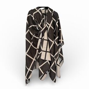 NWOT Elegant Black and White Checkered Shawl